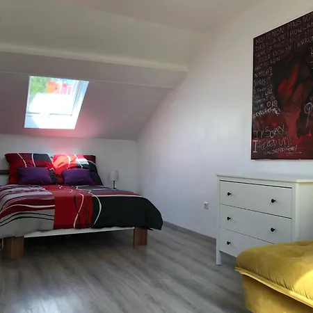 Mansarde 2 * Roth an der Our