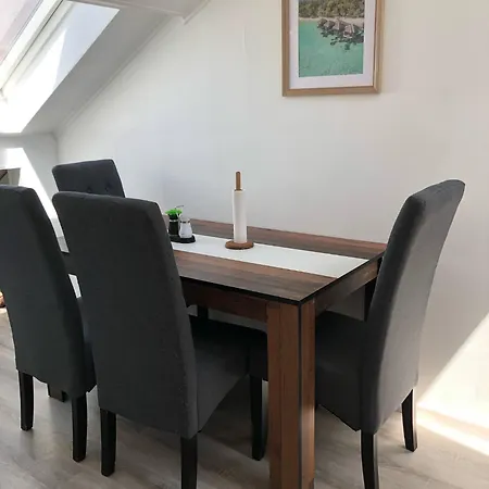 Mansarde 2 * Roth an der Our