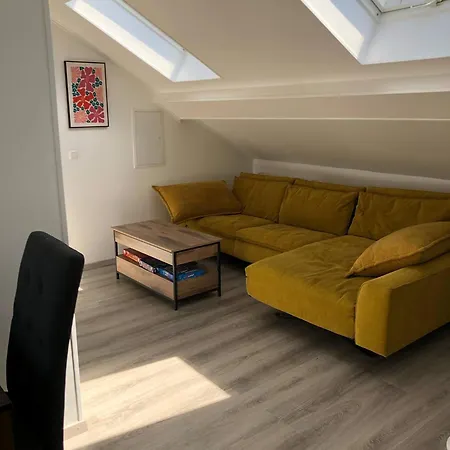 Mansarde 2 Apartment