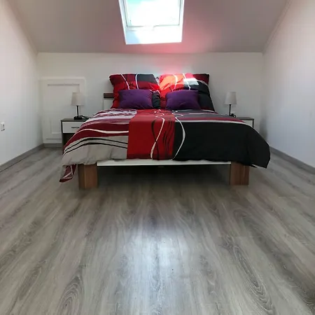 Lägenhet Mansarde 2 *