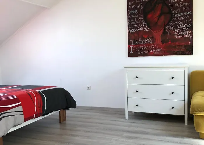 Mansarde 2 * Roth an der Our